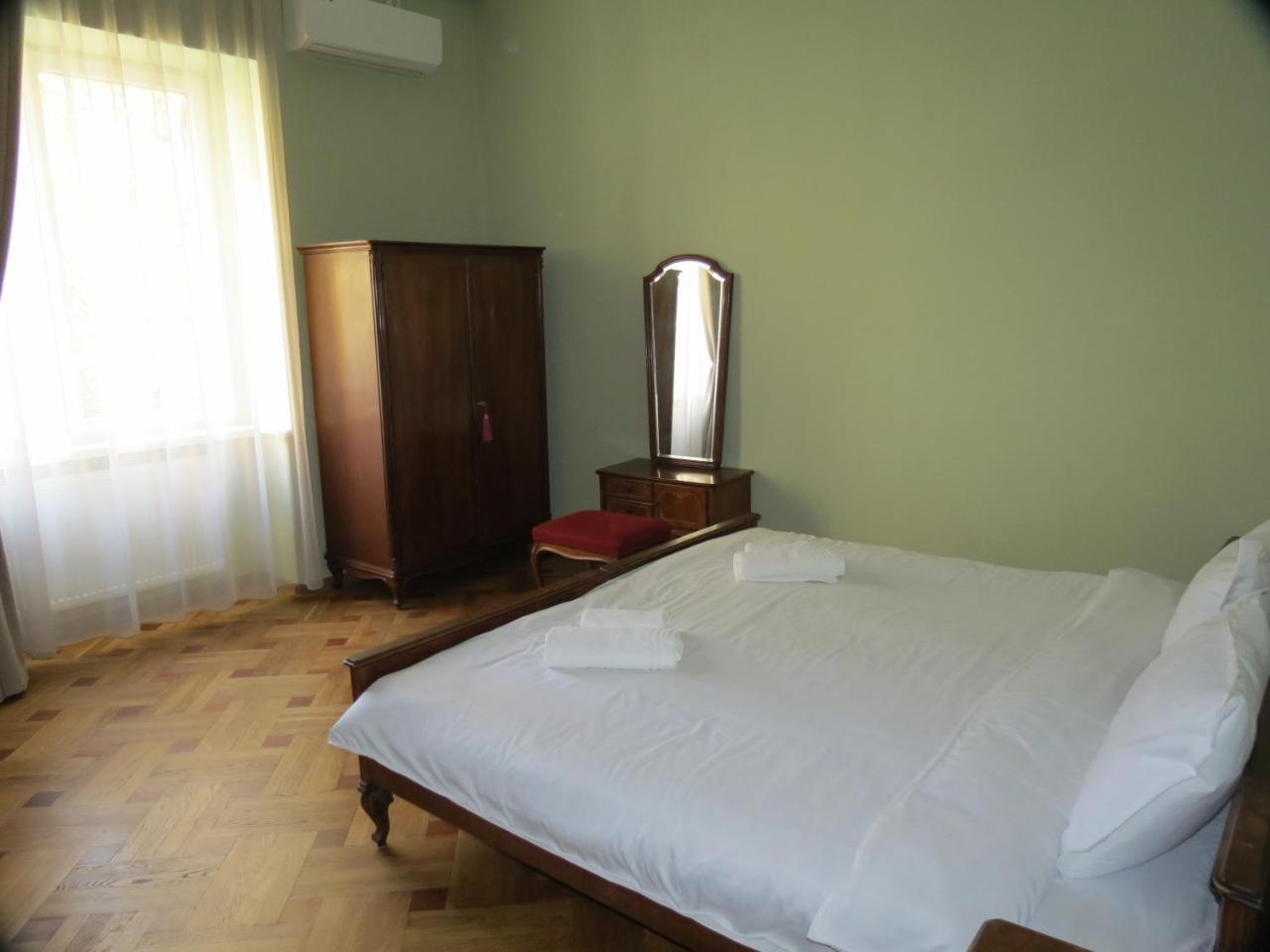 Three Rooms Apartment Tbilissi Extérieur photo