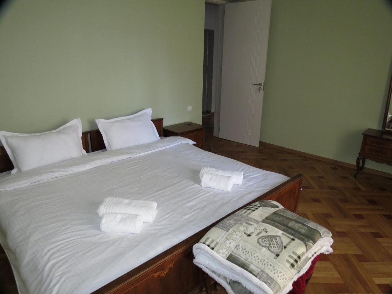 Three Rooms Apartment Tbilissi Extérieur photo